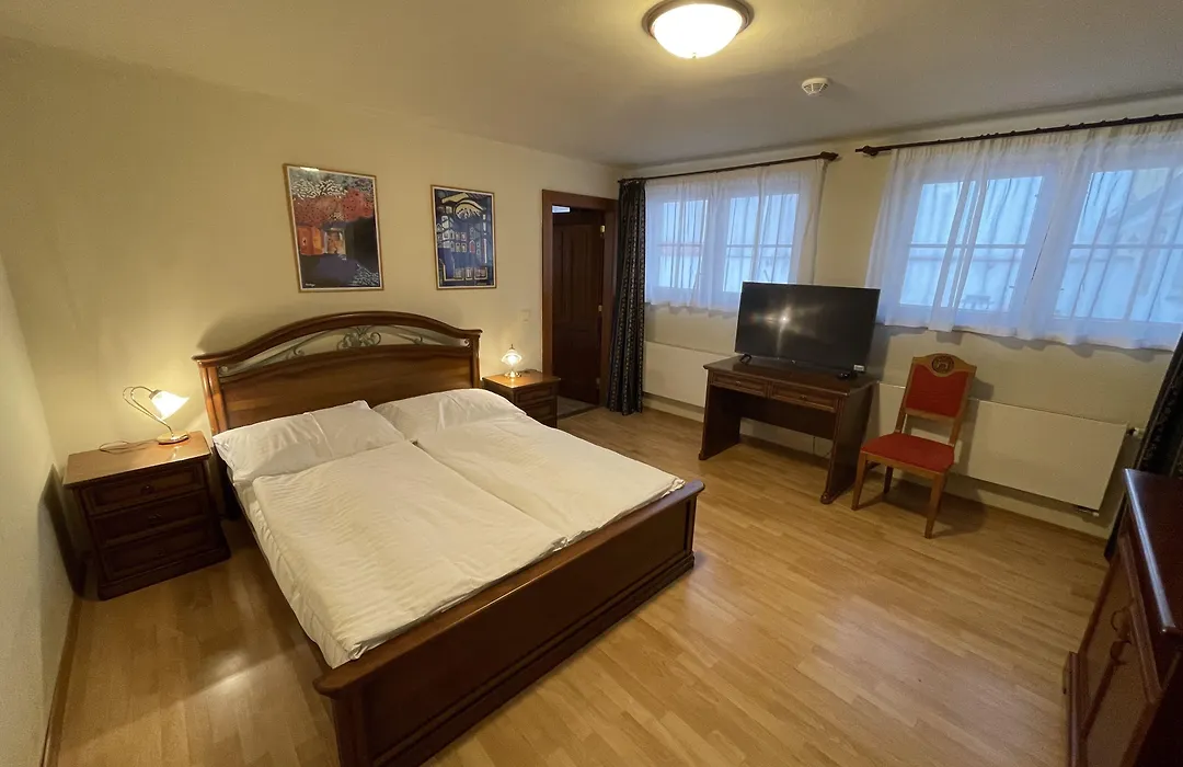 Hostel Little Quarter-1